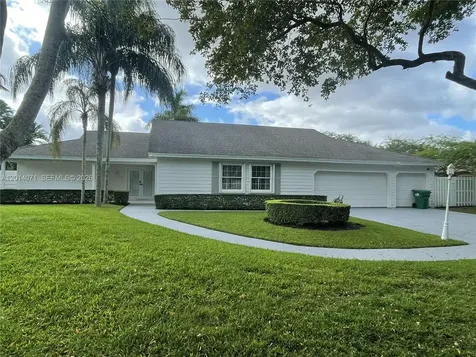 14852 SW 148th St Circle Miami FL 33196