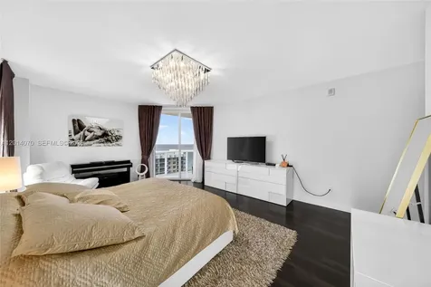 2711 S Ocean Drive Hollywood FL 33019
