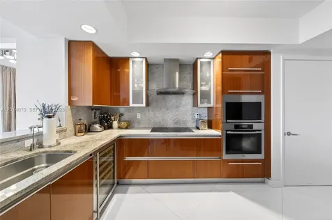 2711 S Ocean Drive Hollywood FL 33019