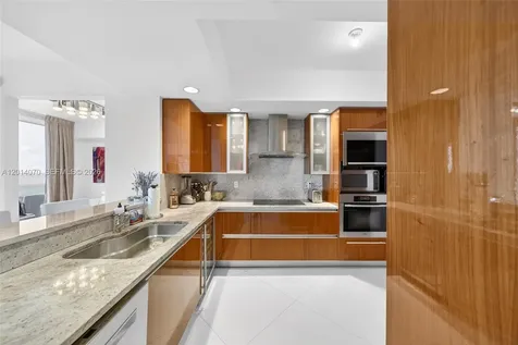 2711 S Ocean Drive Hollywood FL 33019