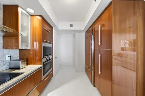 2711 S Ocean Drive Hollywood FL 33019