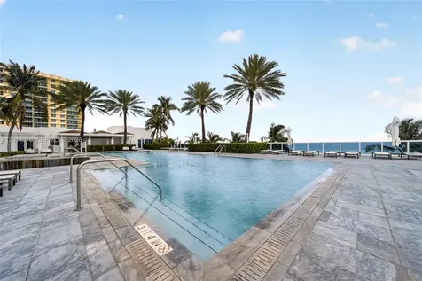 2711 S Ocean Drive Hollywood FL 33019