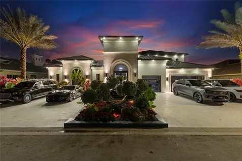 541 E Enclave Circle E Pembroke Pines FL 33027