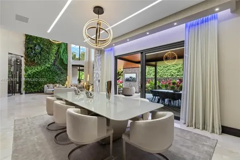 541 E Enclave Circle E Pembroke Pines FL 33027