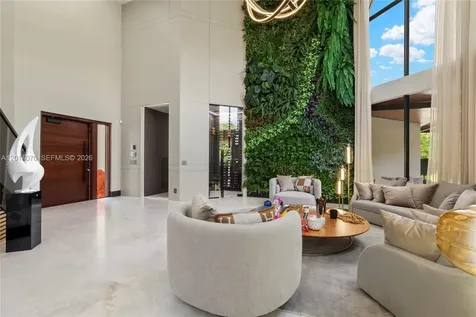 541 E Enclave Circle E Pembroke Pines FL 33027
