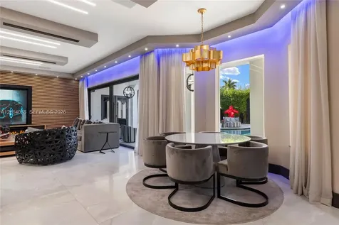 541 E Enclave Circle E Pembroke Pines FL 33027
