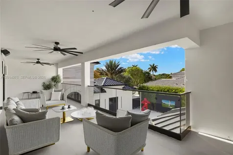 541 E Enclave Circle E Pembroke Pines FL 33027