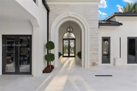 541 E Enclave Circle E Pembroke Pines FL 33027