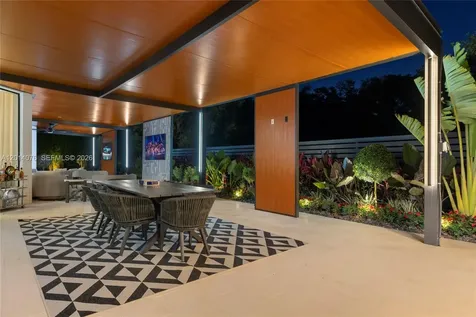 541 E Enclave Circle E Pembroke Pines FL 33027