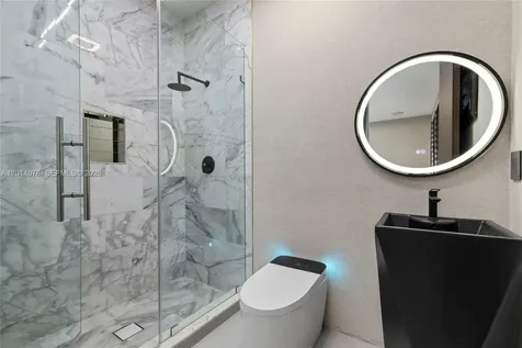 541 E Enclave Circle E Pembroke Pines FL 33027