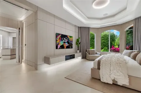 541 E Enclave Circle E Pembroke Pines FL 33027