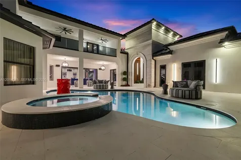 541 E Enclave Circle E Pembroke Pines FL 33027