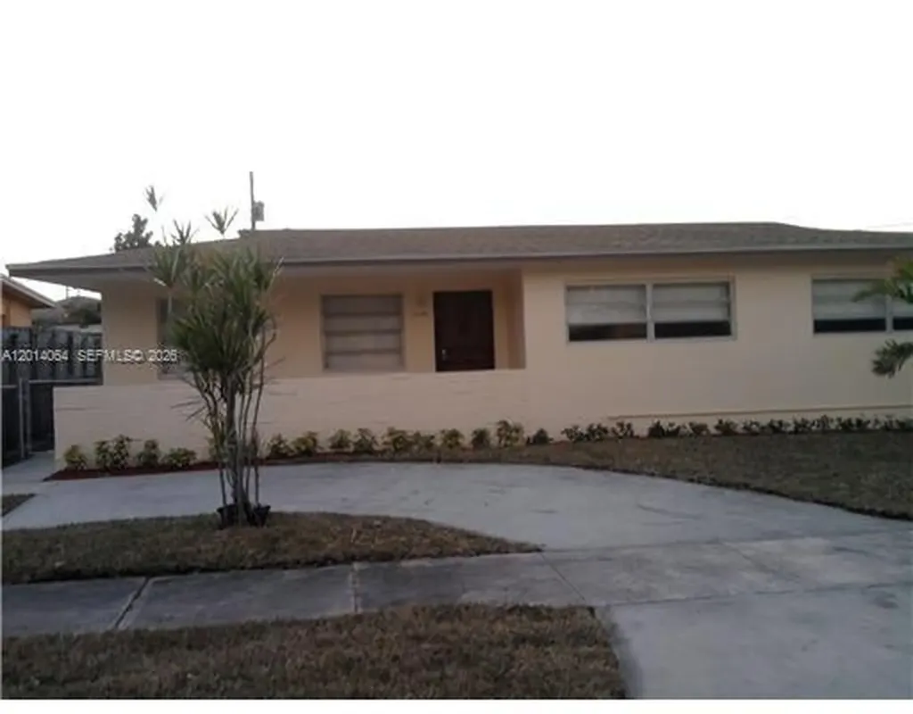 1120 NW 24 Court Miami FL 33125