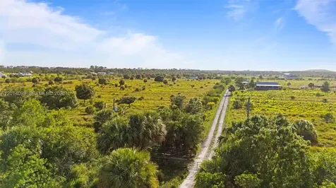 21ST SW & 58th Avenue Vero Beach FL 32968
