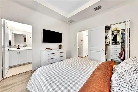 21059 NE 8th Avenue Miami FL 33179