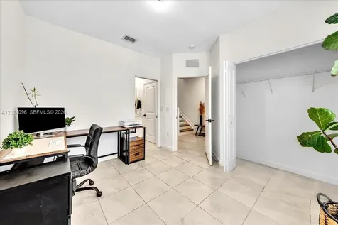 21059 NE 8th Avenue Miami FL 33179