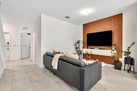 21059 NE 8th Avenue Miami FL 33179