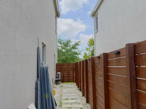 1921 SE 8th Place Homestead FL 33034