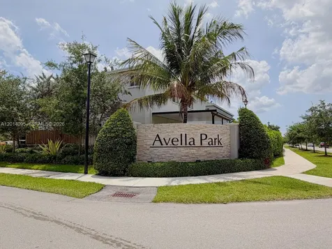 1921 SE 8th Place Homestead FL 33034