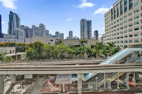 121 NE 5th Street Miami FL 33132