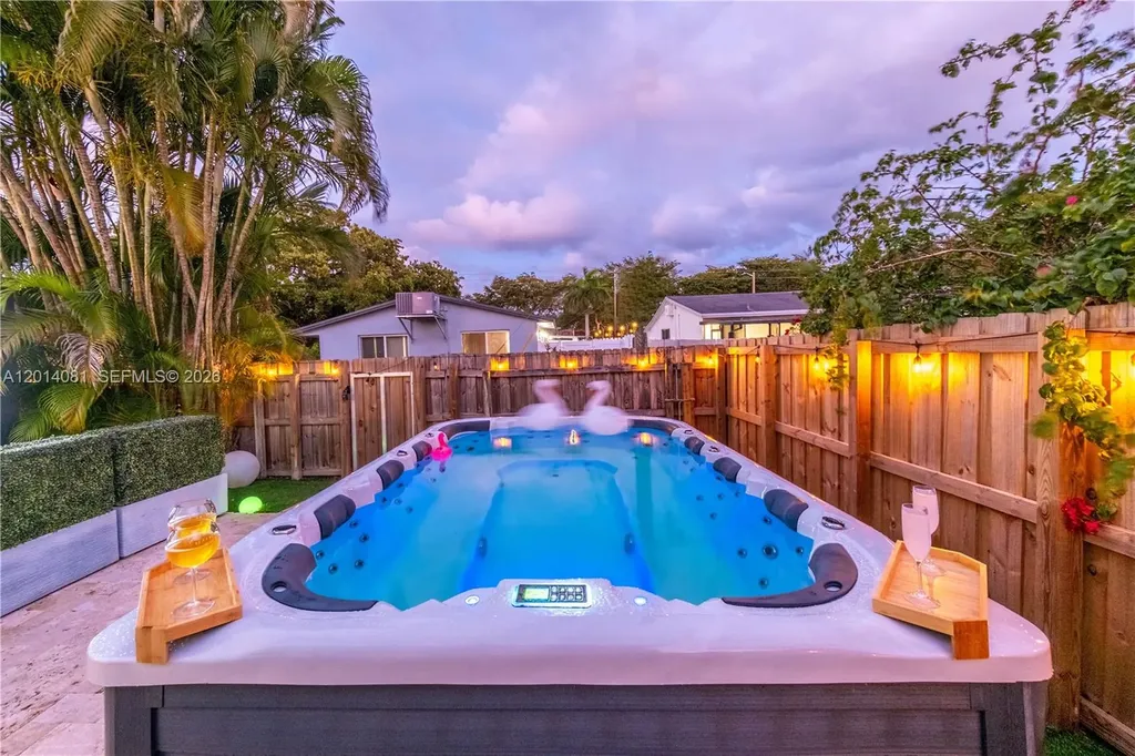 2125 N 14th Court Hollywood FL 33020