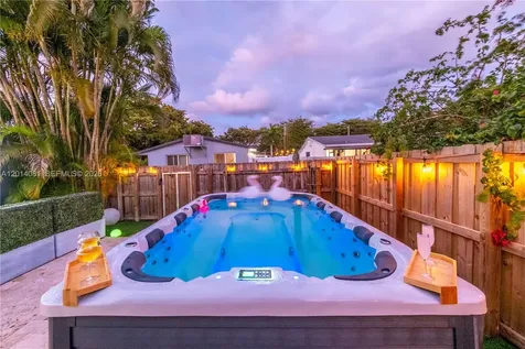 2125 N 14th Court Hollywood FL 33020