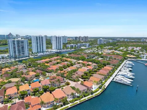 3728 NE 208th Terrace Aventura FL 33180