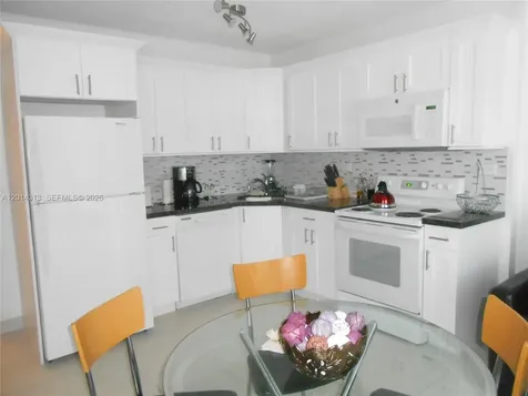 5401 Collins Avenue Miami Beach FL 33140