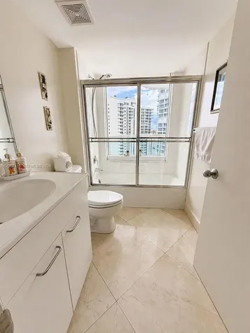 21055 Yacht Club Drive Aventura FL 33180