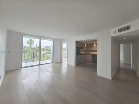 16546 NE 26th Avenue North Miami Beach FL 33160