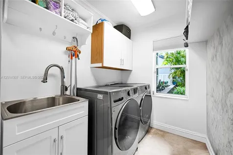 9866 SW 111th Terrace Miami FL 33176