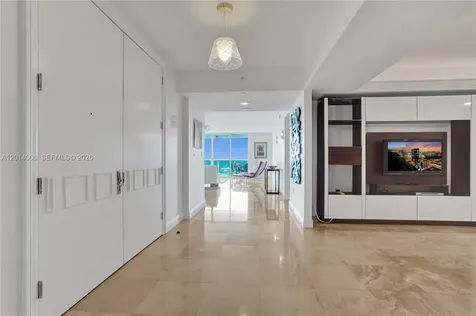 20201 E Country Club Drive Aventura FL 33180