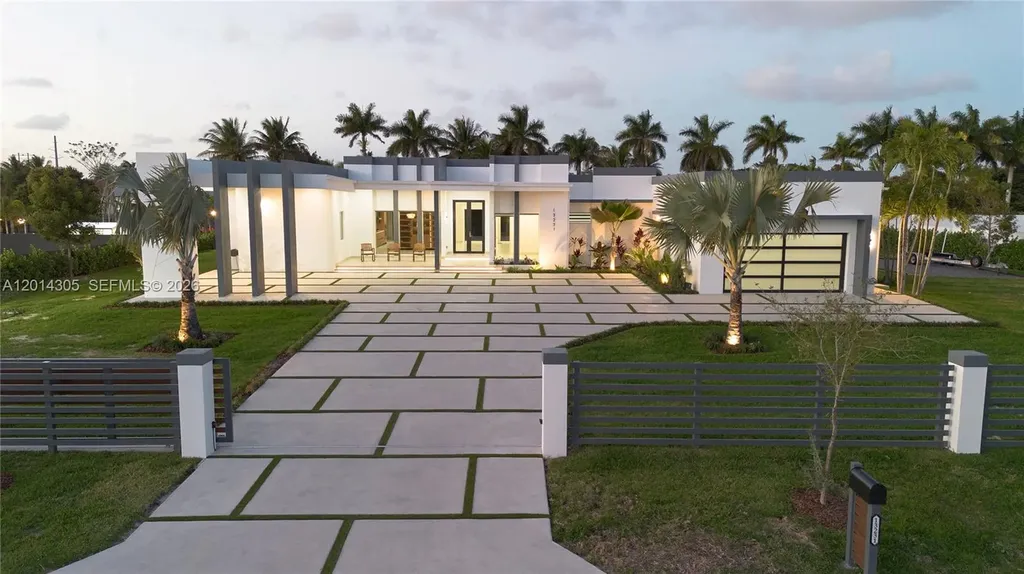 13231 SW 220 Street Miami FL 33170