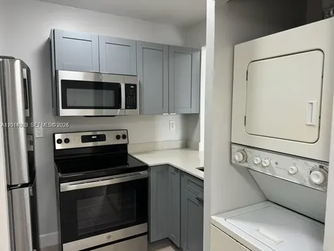 8185 NW 7th Street Miami FL 33126