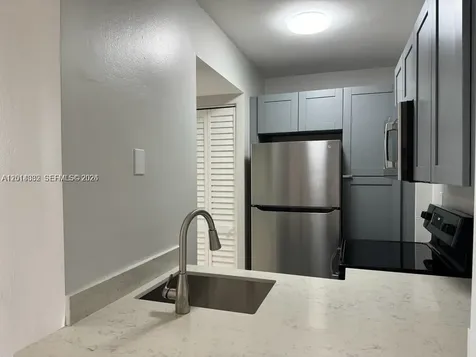 8185 NW 7th Street Miami FL 33126