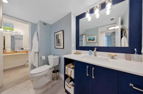 800 West Avenue Miami Beach FL 33139