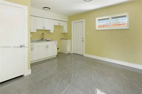 1430 NW 2nd Avenue Florida City FL 33034