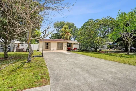 1379 NE 177th Street North Miami Beach FL 33162