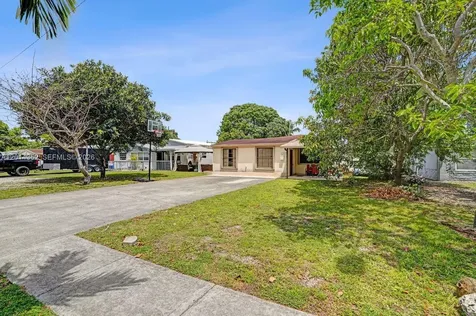 1379 NE 177th Street North Miami Beach FL 33162