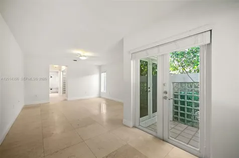 512 Warren Lane Key Biscayne FL 33149