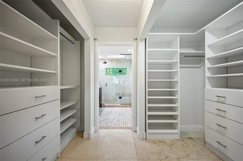 512 Warren Lane Key Biscayne FL 33149