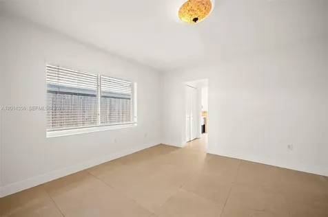 512 Warren Lane Key Biscayne FL 33149