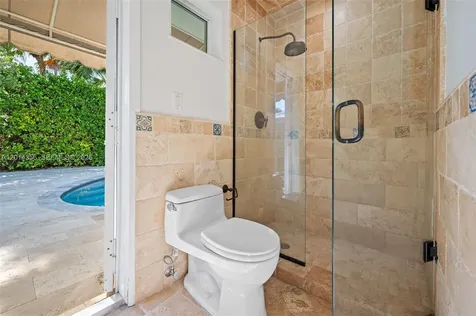 512 Warren Lane Key Biscayne FL 33149