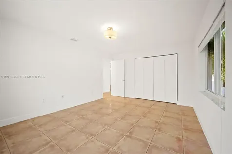 512 Warren Lane Key Biscayne FL 33149