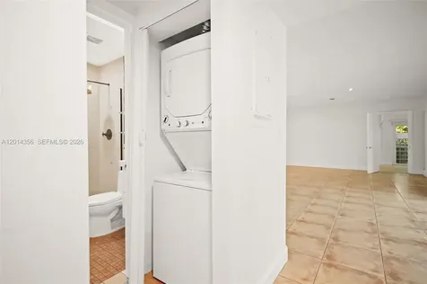 512 Warren Lane Key Biscayne FL 33149