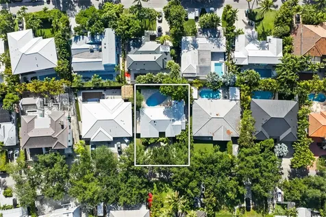 512 Warren Lane Key Biscayne FL 33149