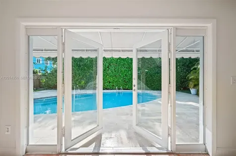 512 Warren Lane Key Biscayne FL 33149