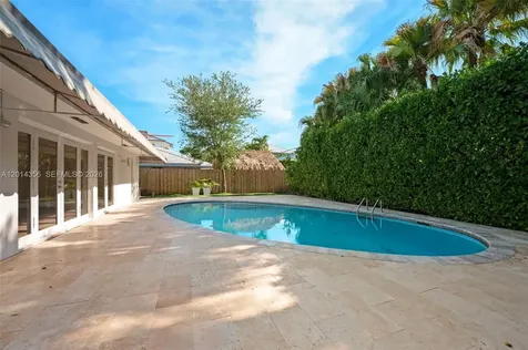 512 Warren Lane Key Biscayne FL 33149