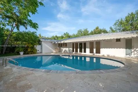 512 Warren Lane Key Biscayne FL 33149