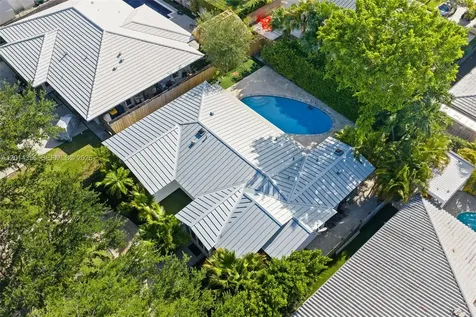 512 Warren Lane Key Biscayne FL 33149
